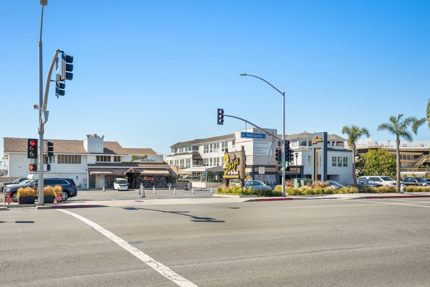 More Photos Of 2751 W Coast Hwy, Newport Beach Restaurant For Lease