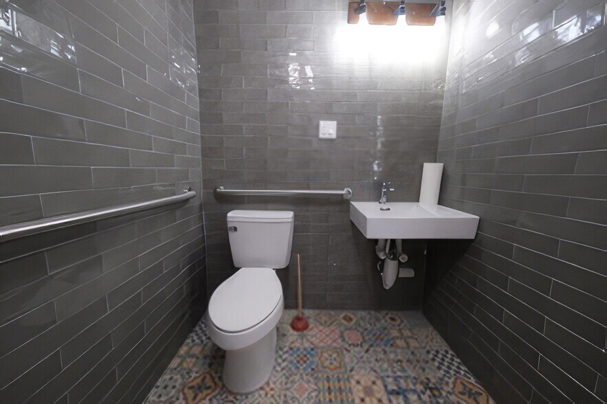 More Photos Of 1512 Nostrand Ave, Brooklyn Storefront Retail Residential For Lease