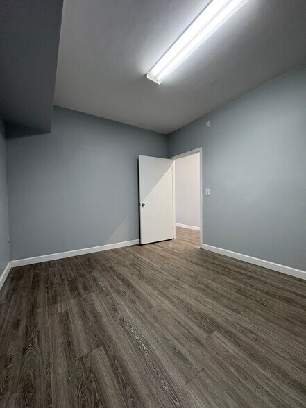 More Photos Of 501-527 S Paula Dr, Dunedin Office For Lease
