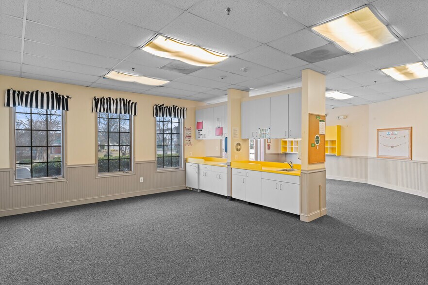 More Photos Of 42851 Smallwood Ter, Chantilly Daycare Center For Sale