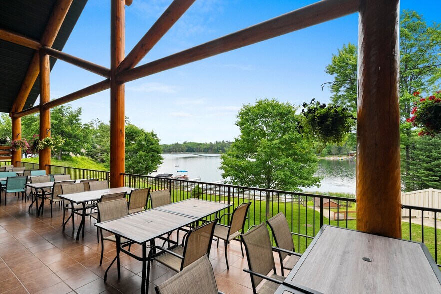 More Photos Of 18398 Waubee Park Ln, Lakewood Hotel For Sale