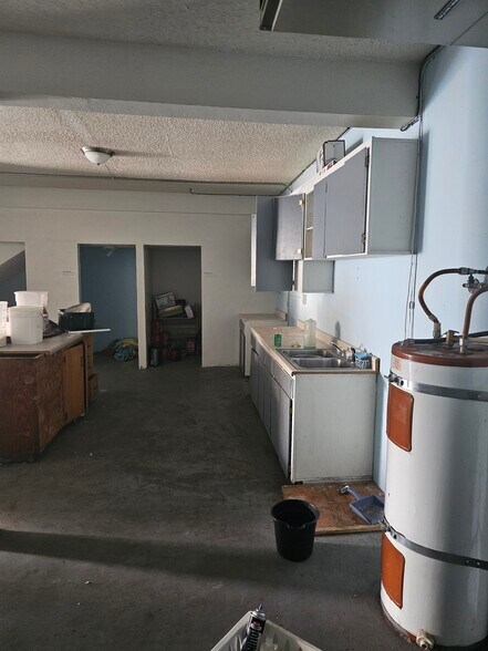 More Photos Of 917 E Main St, Klamath Falls Flex For Sale