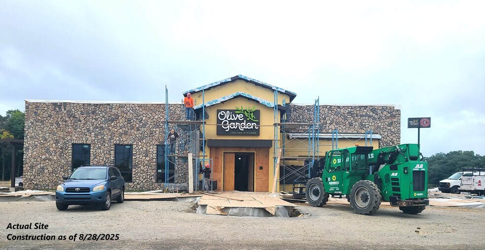 More Photos Of 904 Scott Dr, Piqua Restaurant For Sale