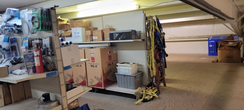 More Photos Of 4882 English Towne Dr, Memphis Warehouse For Lease