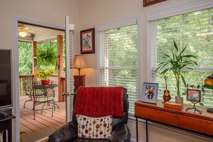 More Photos Of 892 Edelweiss Strasse, Helen Hotel For Sale