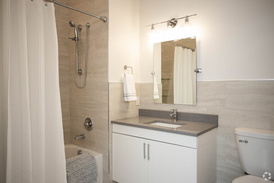 More Photos Of 1000 New York Ave, Huntington Station Apartments For Lease