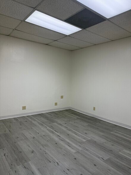 More Photos Of 1023 N Hollywood Way, Burbank Office For Lease