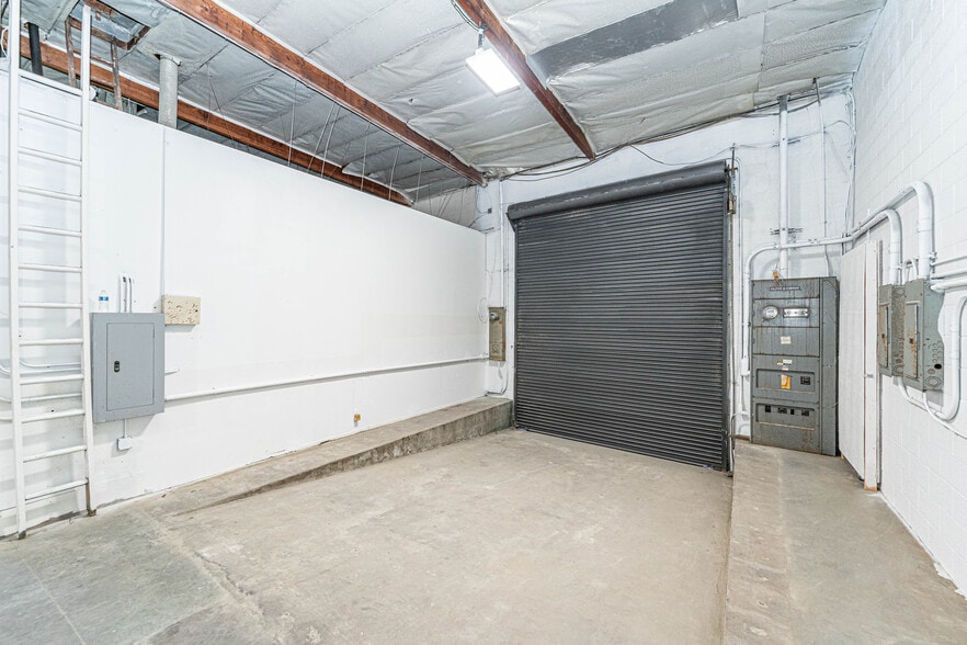 More Photos Of 934 Avila St, Los Angeles Warehouse For Sale
