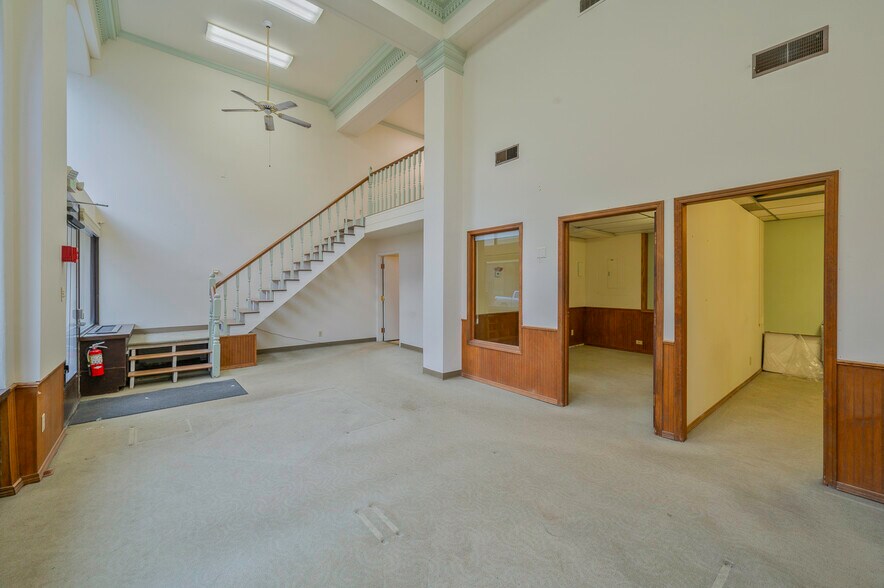 More Photos Of 300 Fuller ave, Helena Storefront For Lease