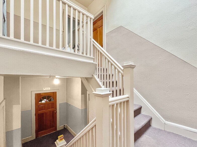 More Photos Of 700-702 N 7th St, Newark Apartments For Sale