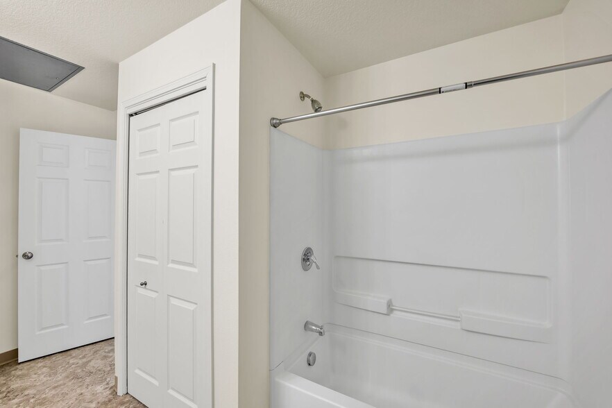 More Photos Of 2211 McKinney Ln, Lebanon Apartments For Sale