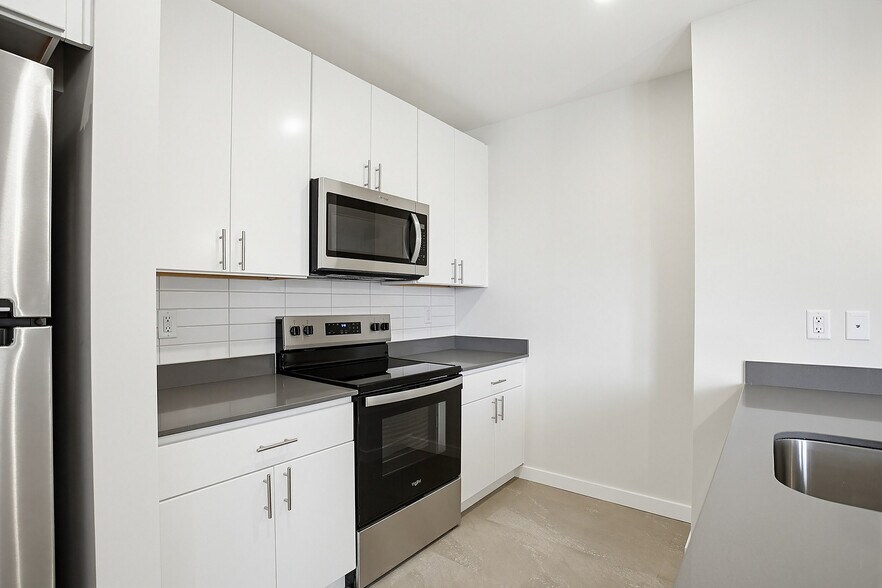 More Photos Of 250 College Ave, Lancaster Apartments For Lease