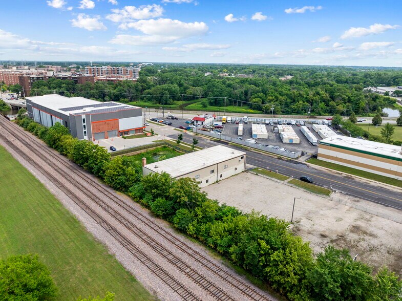 More Photos Of 1765 Busse Hwy, Des Plaines Warehouse For Sale