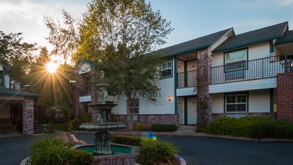 Primary Photo Of 210 N Auburn St, Grass Valley Hotel For Sale