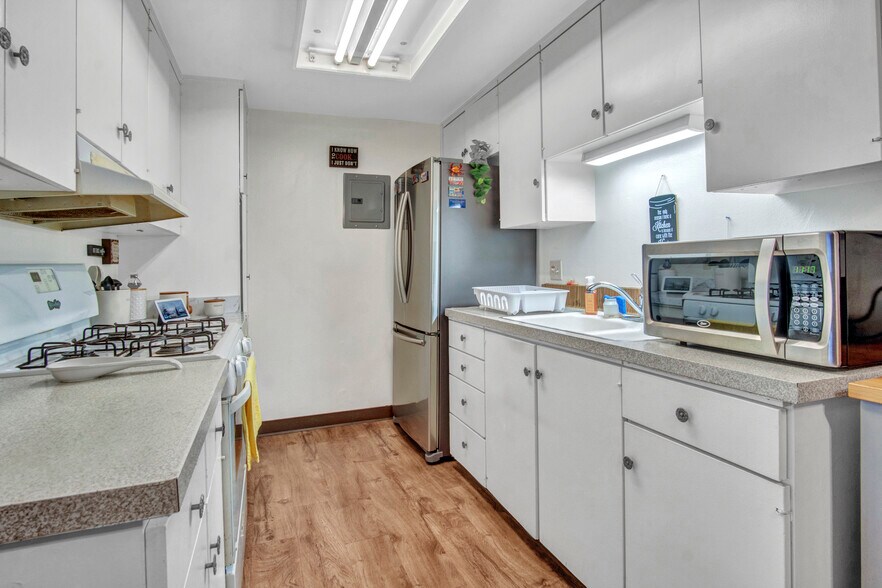 More Photos Of 415 E 2nd St, Tustin Apartments For Sale