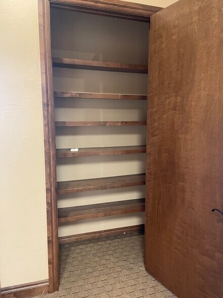 More Photos Of 908 SW 107th St, Oklahoma City Medical For Lease