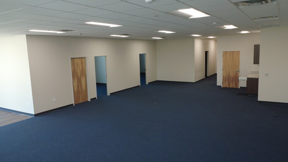 More Photos Of 301 Kenyon Rd, Suffolk Warehouse For Lease