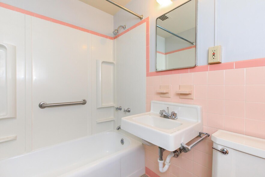 More Photos Of 320 N 22nd St, Omaha Apartments For Sale