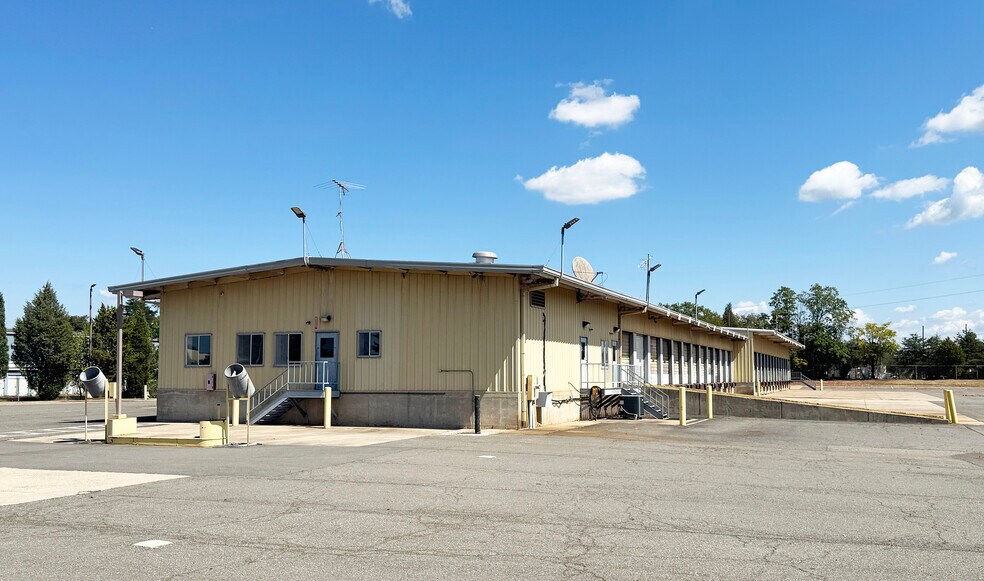 More Photos Of 10451 Colonel Ct, Manassas Park Truck Terminal For Lease