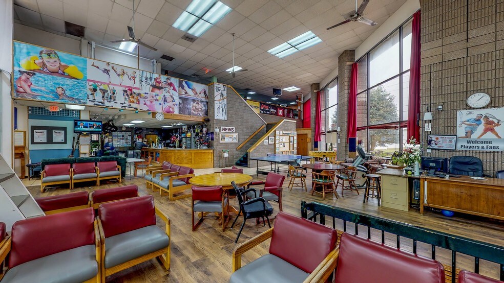 More Photos Of 754 Beaver Ruin Rd NW, Lilburn Freestanding For Lease