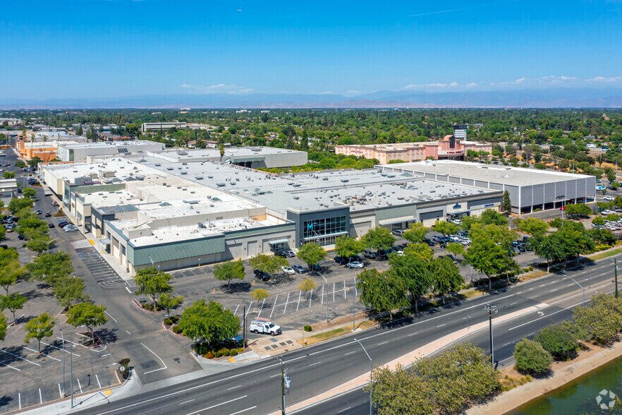Primary Photo Of 1901 E Shields Ave, Fresno General Retail For Lease