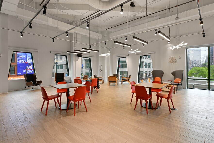 More Photos Of 21 E State St, Columbus Office For Lease