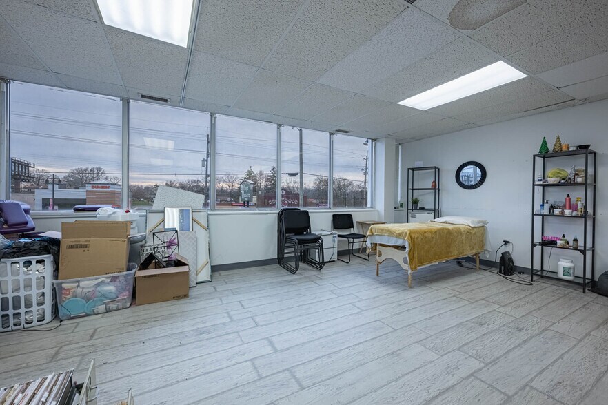 More Photos Of 8620 Winton Rd, Cincinnati Medical For Sale