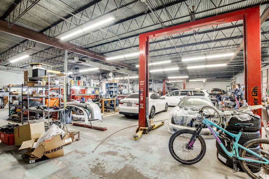 More Photos Of 301 E Walnut St, Garland Warehouse For Sale