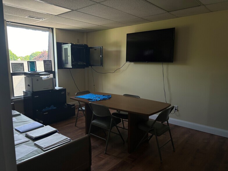 More Photos Of 57 North St, Danbury Medical For Sale