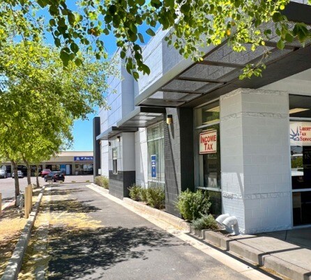 More Photos Of 21 S Signal Butte Rd, Apache Junction Freestanding For Sale