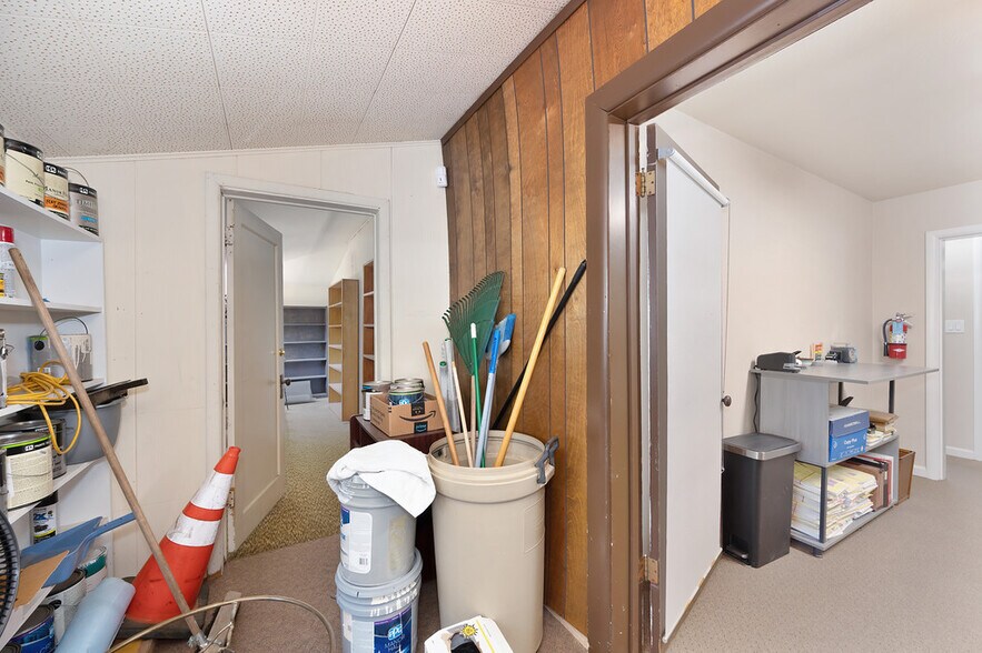 More Photos Of 1407-1409 Lincoln Way, Auburn Office For Sale