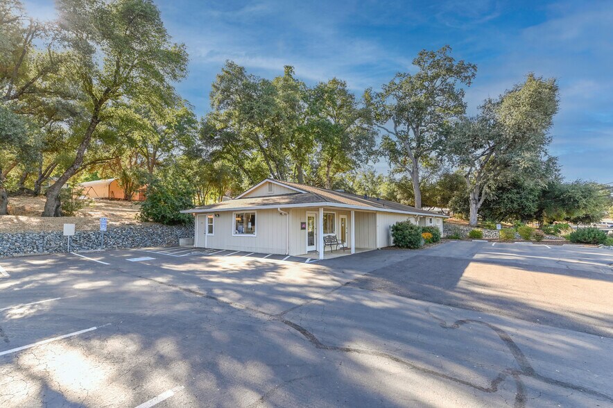 More Photos Of 382 CA-4, Murphys Office For Sale