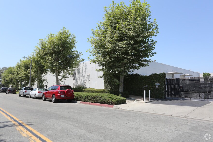 More Photos Of 7221 Orangewood Ave, Garden Grove Manufacturing For Lease