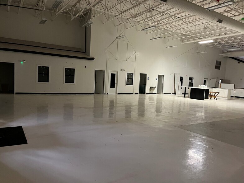 More Photos Of 2409 Mall Dr, North Charleston Freestanding For Lease