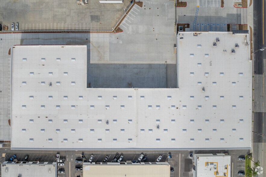 More Photos Of 3071 E Coronado St, Anaheim Warehouse For Lease
