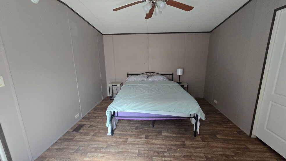 More Photos Of 44 Crawford Dr, Lake Placid Manufactured Housing Mobile Home Park For Sale