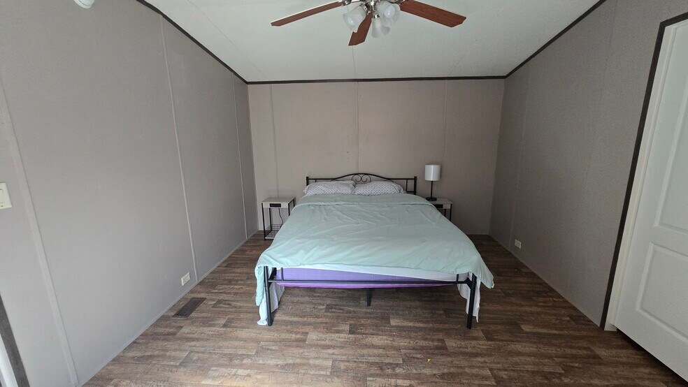 More Photos Of 44 Crawford Dr, Lake Placid Manufactured Housing Mobile Home Park For Sale