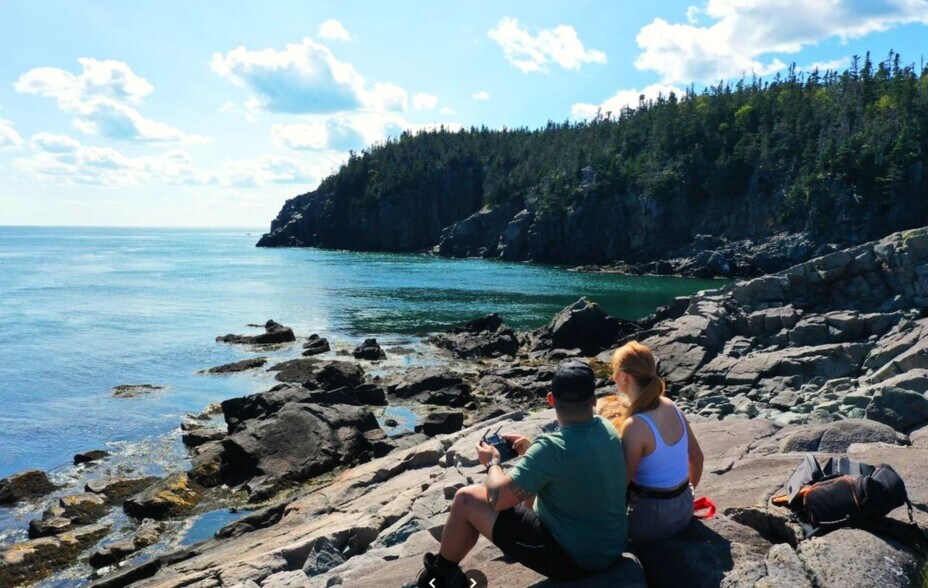 More Photos Of 24 Harris Point Rd, Eastport Hotel For Sale
