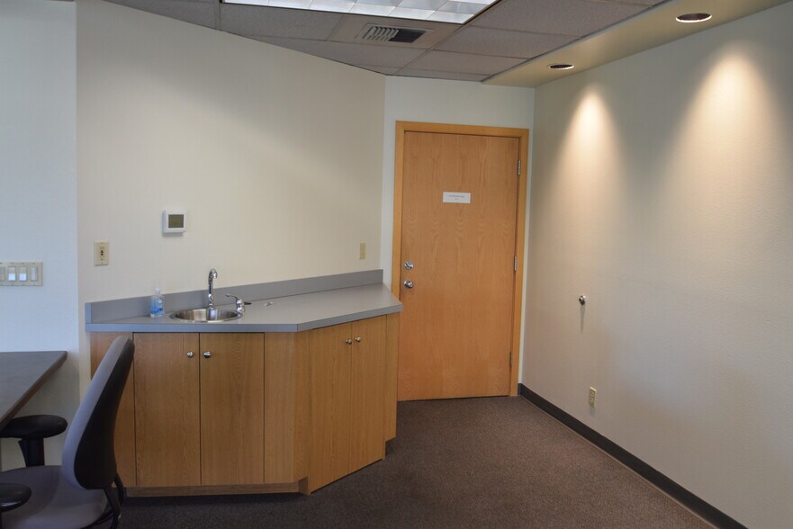 More Photos Of 1543 NE 3rd St, Bend Storefront Retail Office For Lease