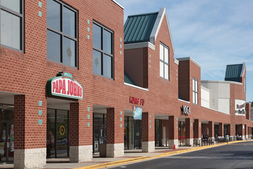 More Photos Of 5010-5098 Brown Station Rd, Upper Marlboro Storefront For Lease