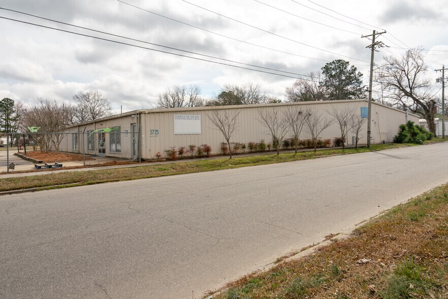 More Photos Of 1725 Davis St, Rocky Mount Warehouse For Lease