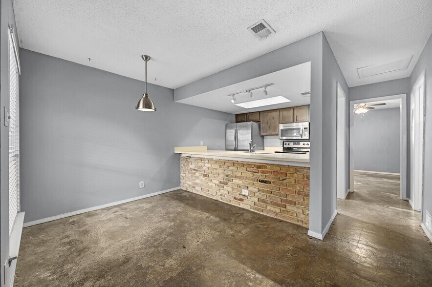 More Photos Of 3416 Willowrun Dr, Austin Apartments For Sale