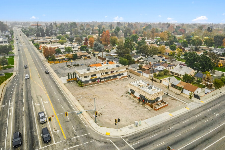 More Photos Of 1656 Oak St, Bakersfield General Retail For Lease