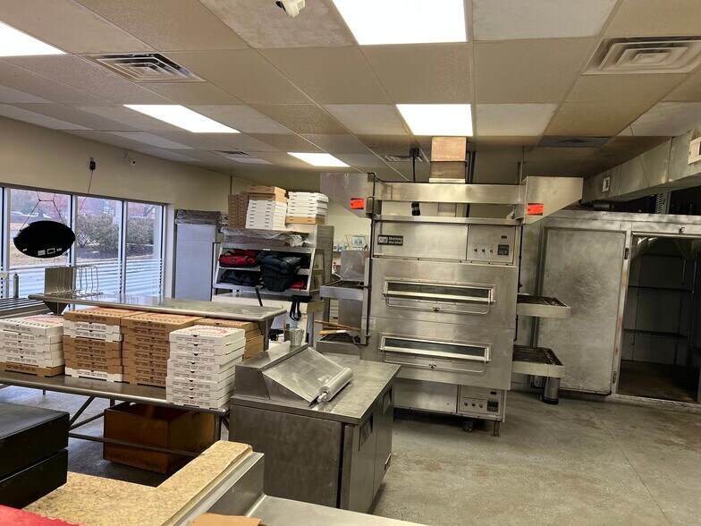 More Photos Of 22775 Three Notch Rd, California Storefront Retail Office For Lease