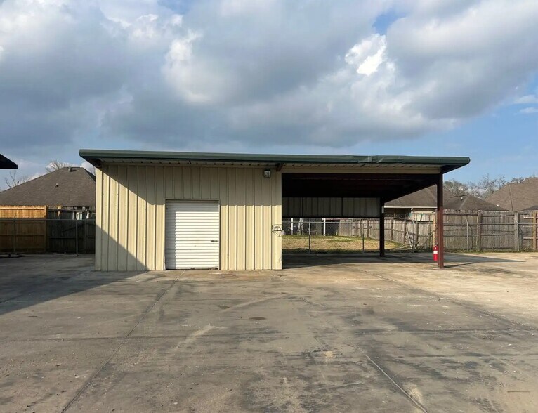 More Photos Of 14302 Highway 44, Gonzales Manufacturing For Lease
