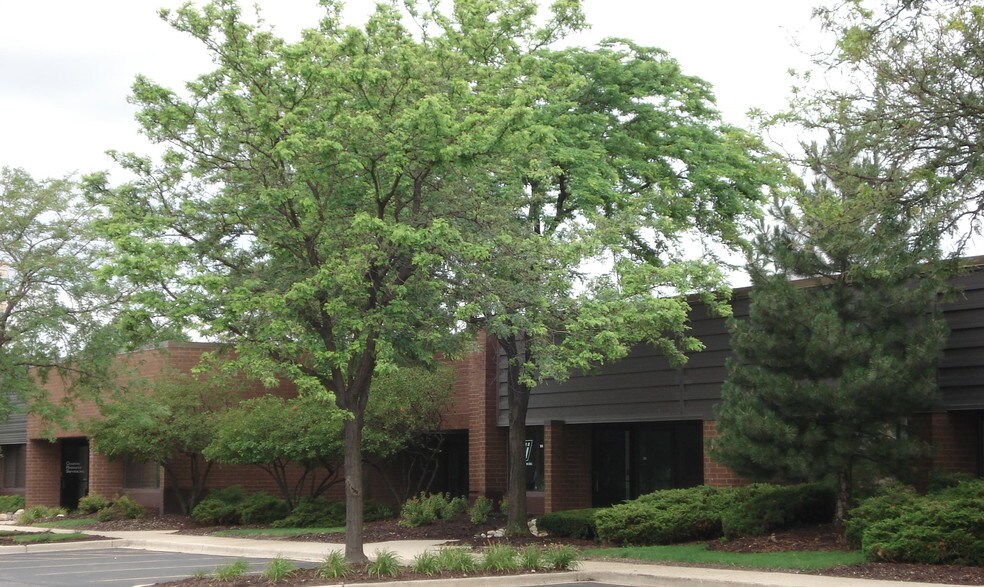 More Photos Of 2600 Warrenville Rd, Downers Grove Office For Lease