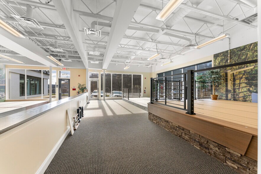 More Photos Of 3150 Washington Rd, McMurray Storefront Retail Office For Lease
