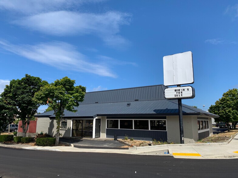 Primary Photo Of 470 S Roosevelt Dr, Seaside Freestanding For Sale