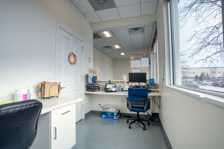 More Photos Of N Pepper Rd, Barrington Medical For Lease