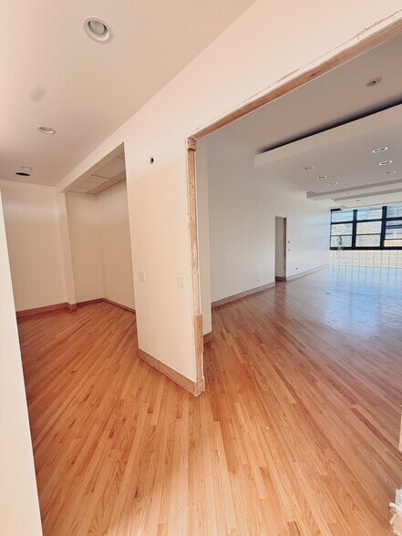 More Photos Of 1507-1509 S Michigan Ave, Chicago General Retail For Sale